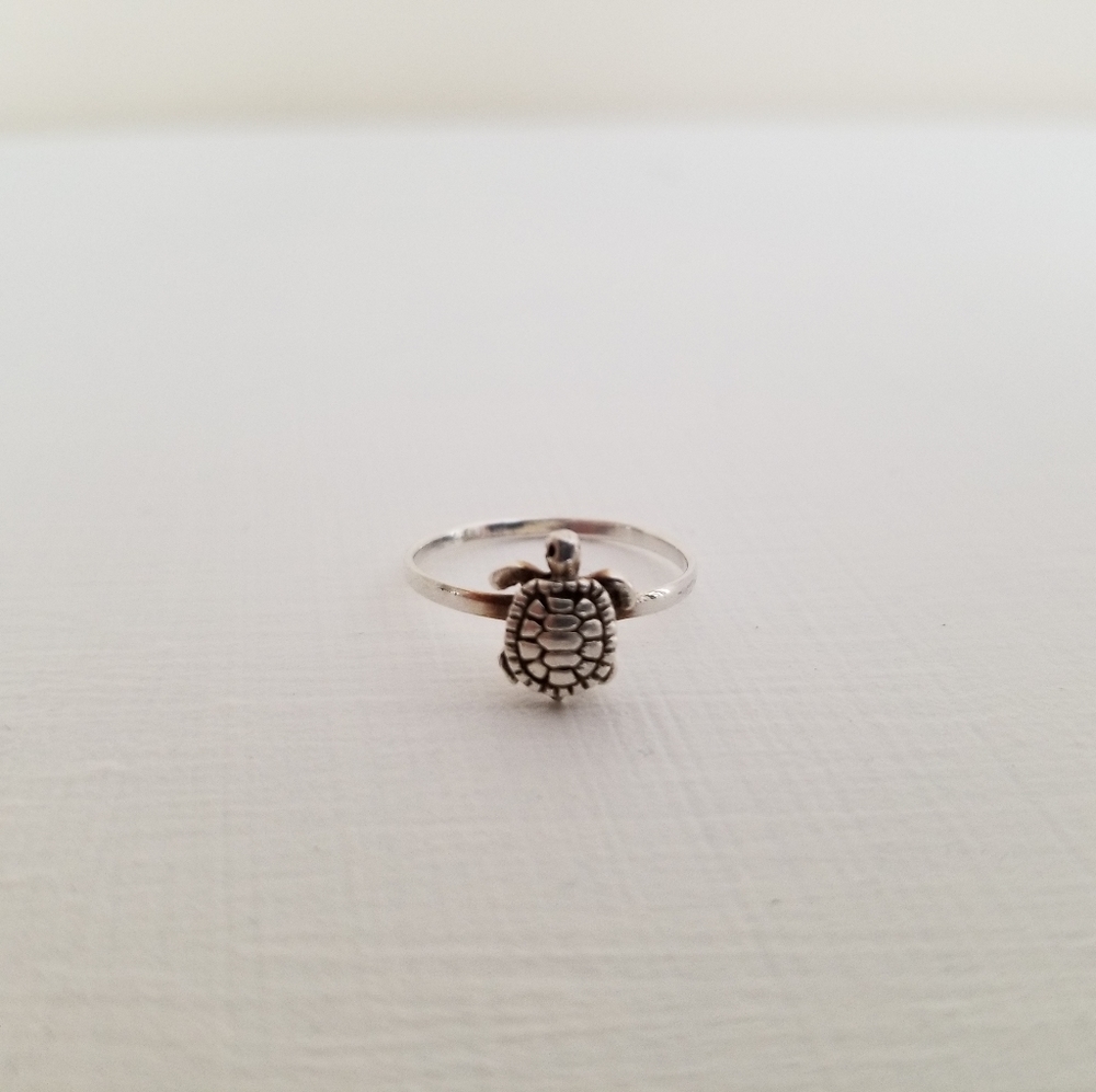 Sterling silver turtle ring - size 4.5